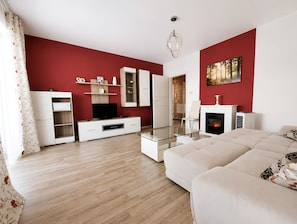 32-inch Smart TV with digital channels - Brasov Altipiani Apartments (Brașov)