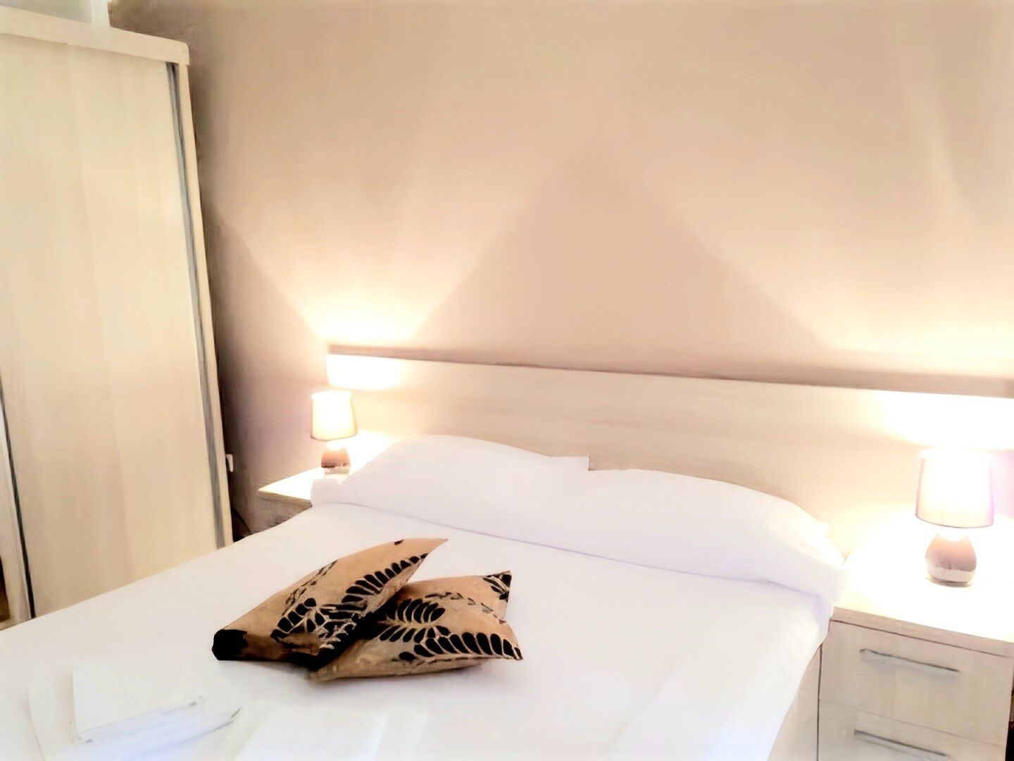 Tabla de planchar con plancha y wifi gratis 