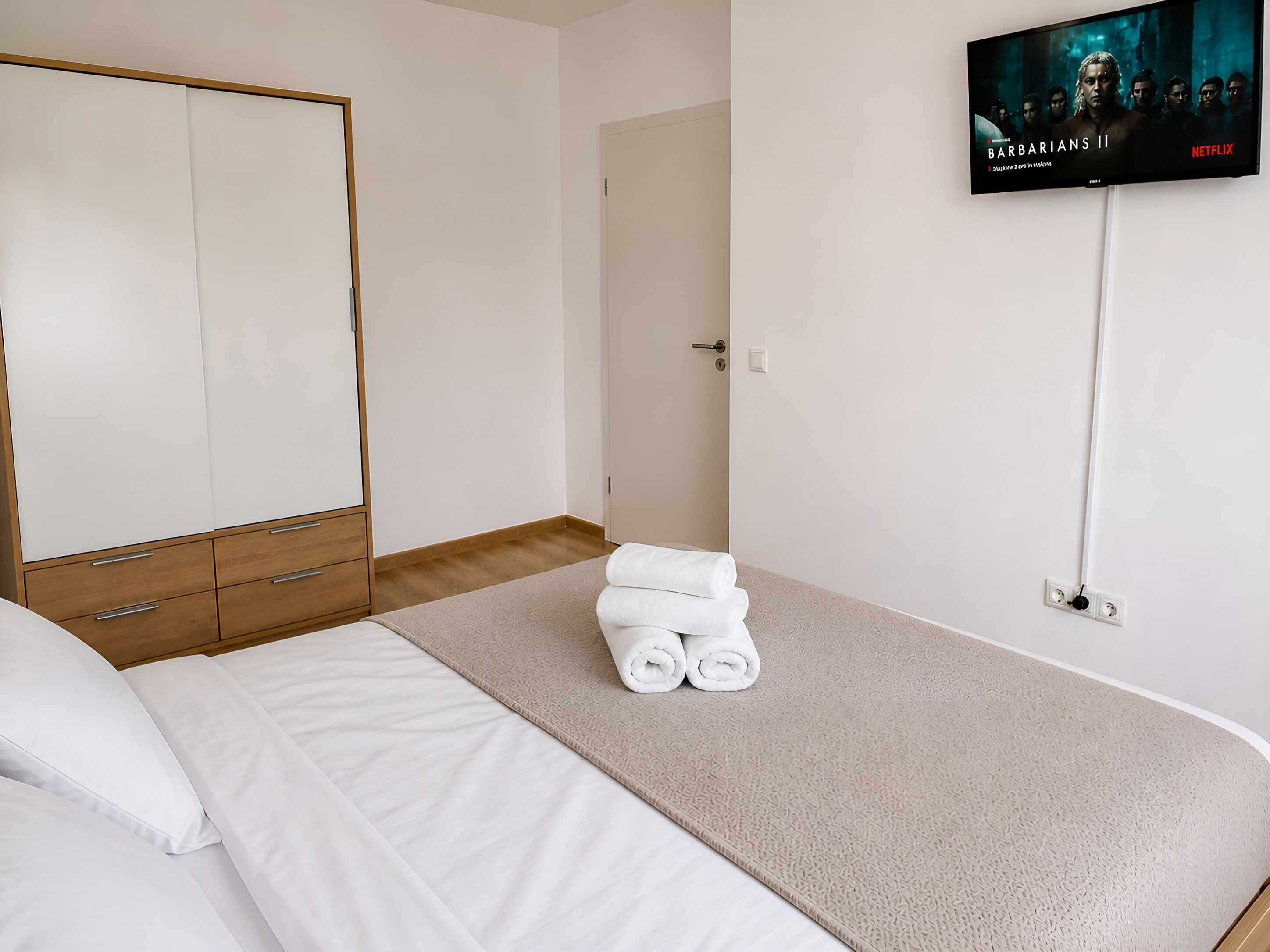 Family Apartment, Mountain View | Iron/ironing board, free WiFi, bed sheets, wheelchair access