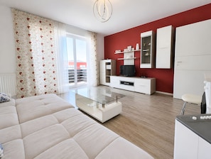 32-inch Smart TV with digital channels - Brasov Altipiani Apartments (Brașov)