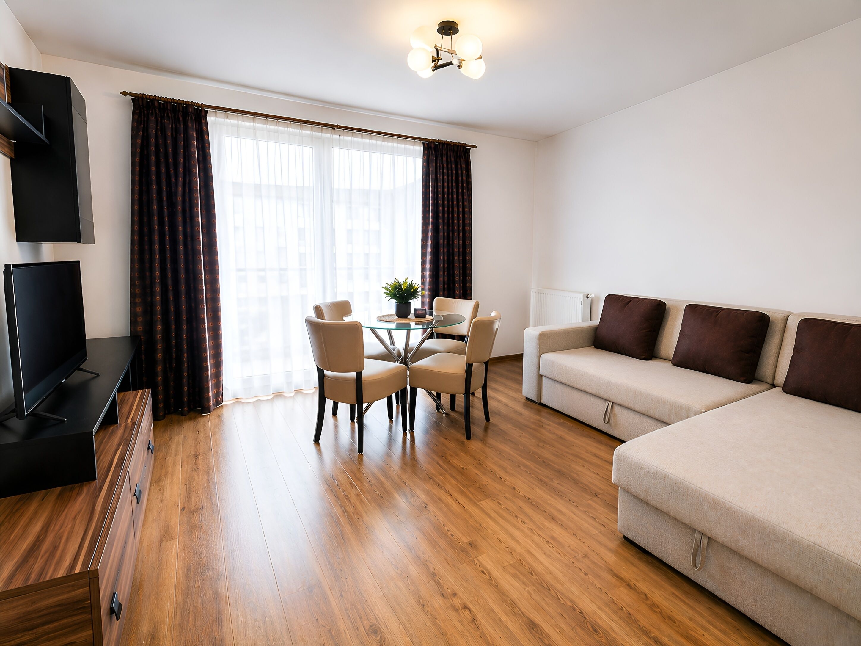 Appartamento Business, balcone, vista giardino | Ferro/asse da stiro, Wi-Fi gratuito, lenzuola