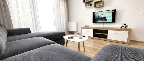 Appartamento familiare, vista montagna | Ferro/asse da stiro, Wi-Fi gratuito, lenzuola