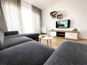 Iron/ironing board, free WiFi, bed sheets, wheelchair access - Brasov Altipiani Apartments (Brașov)