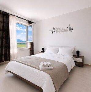 Panoramic Apartment, Mountain View | Iron/ironing board, free WiFi, bed sheets, wheelchair access - Brasov Altipiani Apartments (Brașov)