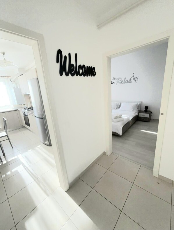 Apartamento panorámico, vistas a la montaña | Tabla de planchar con plancha, wifi gratis, accesible en silla de ruedas