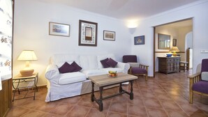 TV, fireplace - Pollensa Holidayhome Juana (Pollensa / Pollença)