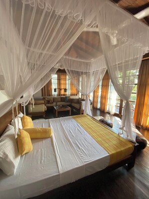 Apartamento Deluxe, balcón, vistas al jardín | Servicio de la habitación