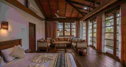 Jungle Paradise Hotel