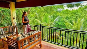 ๋๋ญ์ค ์ํํธ, ๋ฐ์ฝ๋, ์ ์ ์ ๋ง | ๊ฐ์ค์์ ๋ณด์ด๋ ์ ๋ง