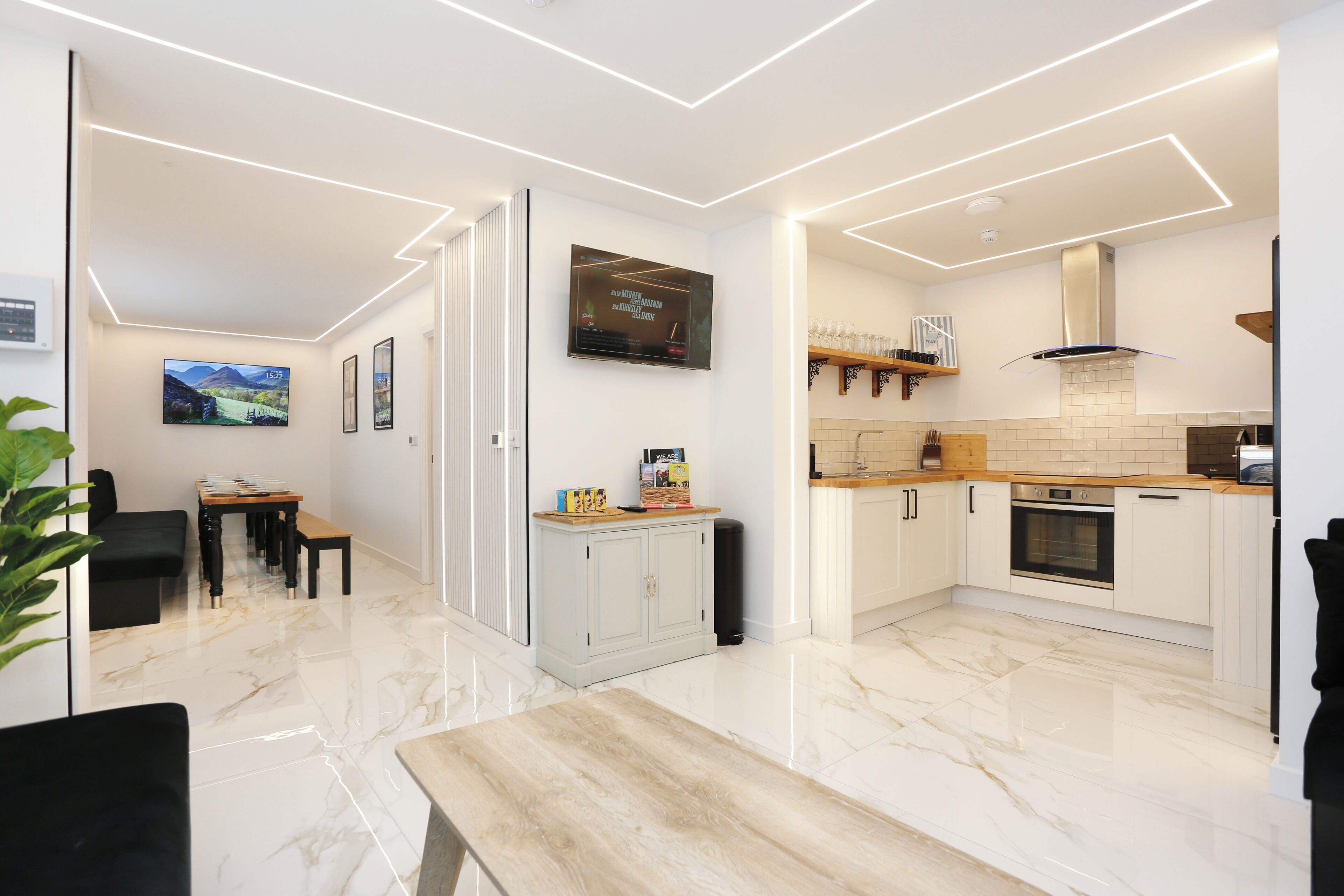 Kühlschrank, Mikrowelle, Ofen, Herdplatte