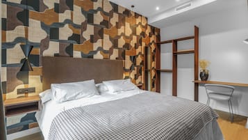 1 bedroom, iron/ironing board, internet, bed sheets