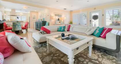 NEW! Mermaid Coastal Retreat-Wlk to Beach &Relax!