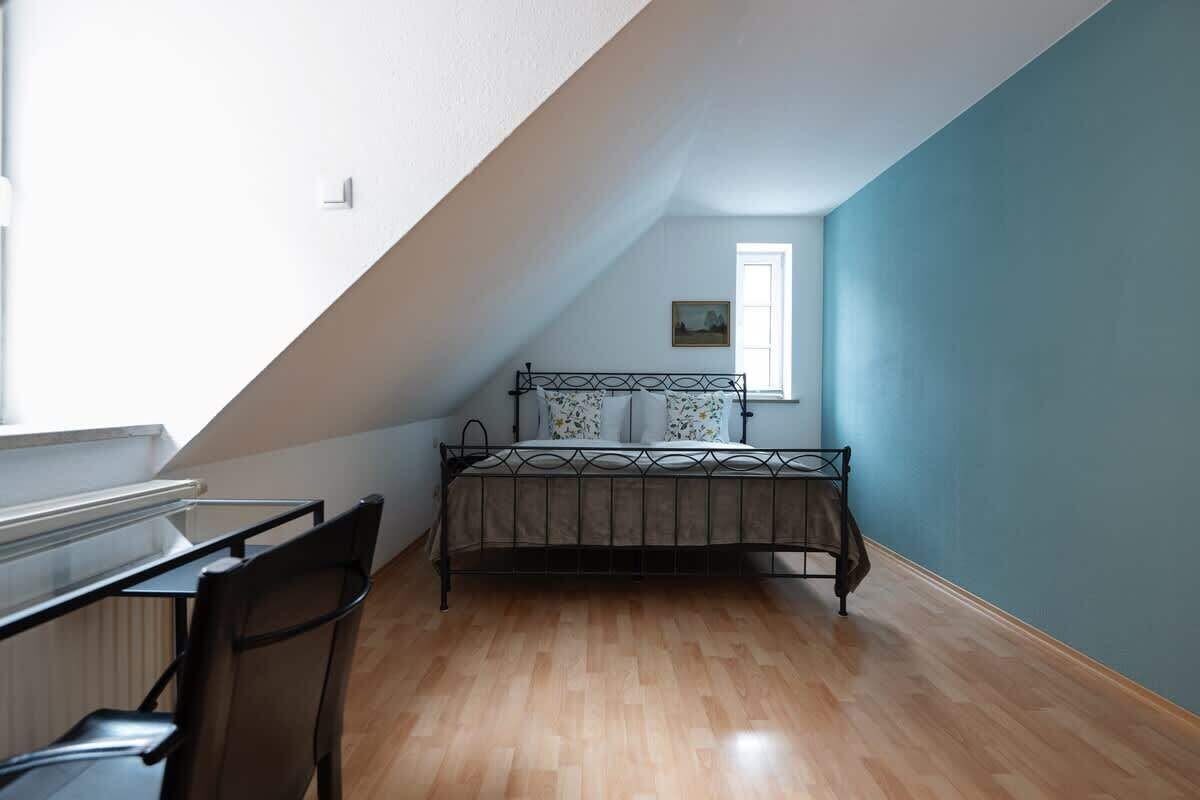 2 bedrooms, WiFi, bed sheets