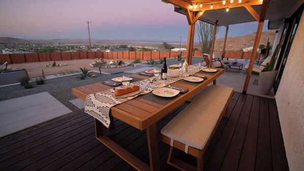 Outdoor dining