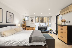 3 soverom, strykejern/-brett, wi-fi og sengetøy