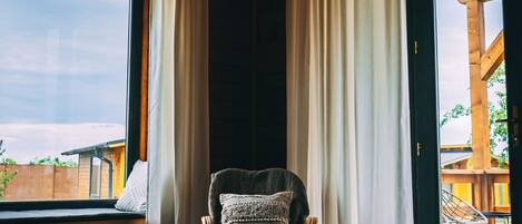 Stuga Standard - utsikt mot vingård | Matservice på rummet