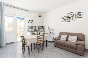 TV - Cagliari Sunshine Apartment CIN IT092009B4000T9076 (Cagliari)