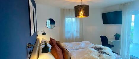 1 Schlafzimmer, BĂŒgeleisen/BĂŒgelbrett, Internetzugang, BettwĂ€sche