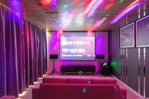 Interior - Victoria Villa•Central D1• Karaoke/Billiards/Movie (Hồ Chí Minh)