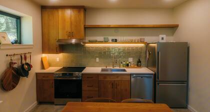 New Build Lakefront Cabin w/Sauna, Wood Stove, Canoe/Paddleboards