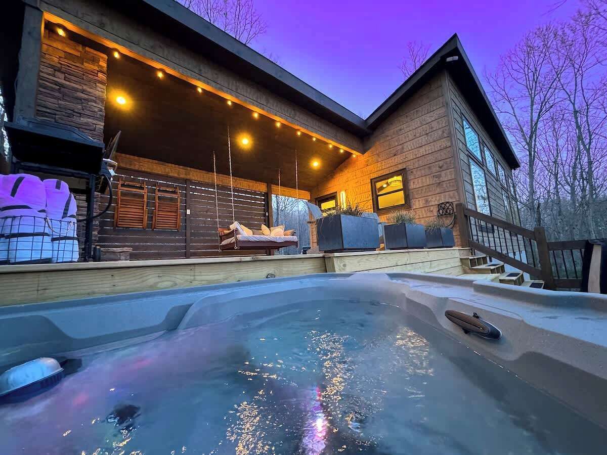 Outdoor spa tub