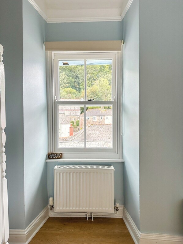 Unclassified image, 1 of 50, button - Mordros – Cawsand Cottage, Steps from the Beach (Cawsand)