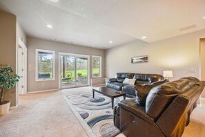 Smart TV - Cozy Spacious Peaceful 3-bedroom house in Black Forest (Colorado Springs)