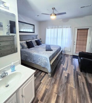 1 bedroom, iron/ironing board, free WiFi, bed sheets