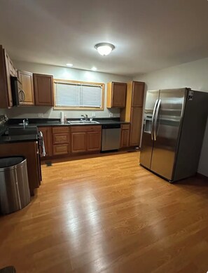 Microwave, oven, stovetop, dishwasher - Shawnee Cave Staycations (Cave-In-Rock)