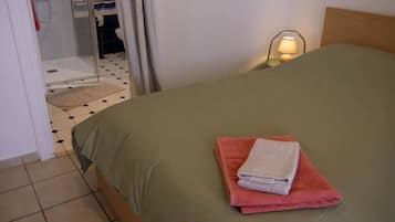 1 chambre, fer et planche Ă repasser, Wi-Fi, draps fournis