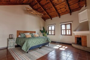 4 Schlafzimmer, Bügeleisen/Bügelbrett, kostenloses WLAN, Bettwäsche