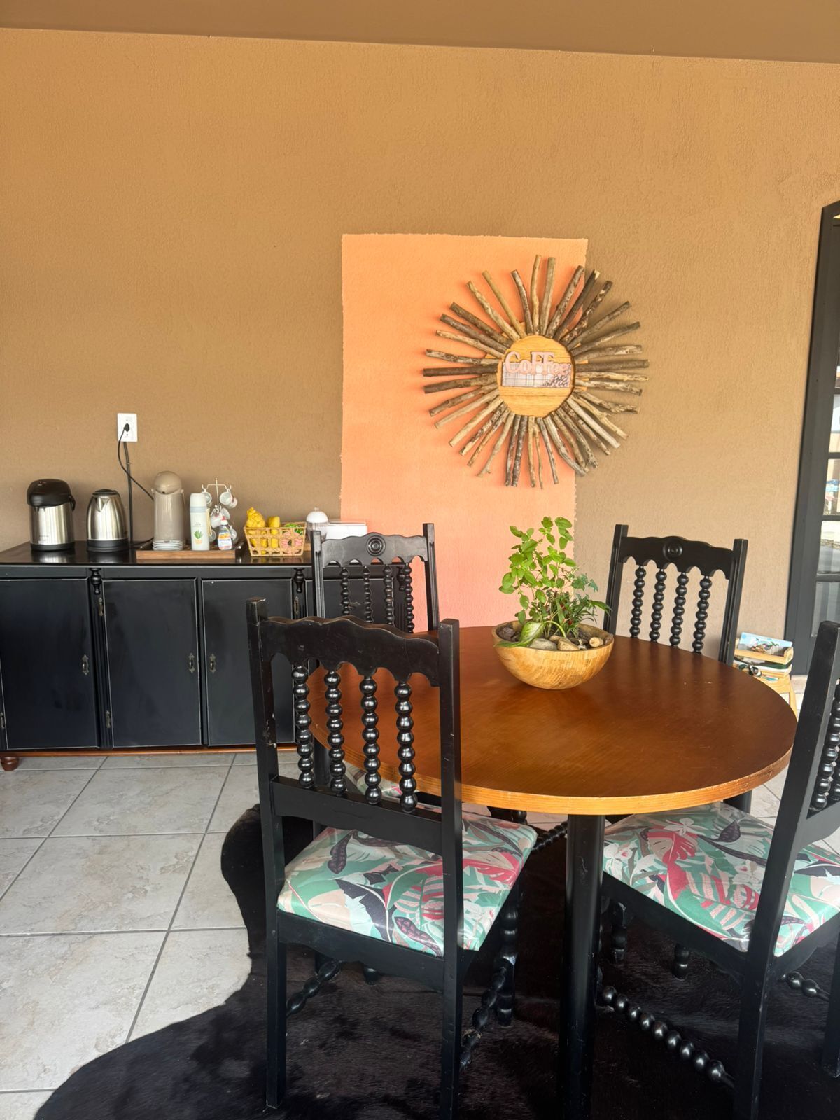 Quarto casal luxo, 1 cama Queen | Área de estar