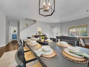 獨棟房屋, 多張床, 可使用泳池, 山景 (215th Queen Creek) | 房內用餐區