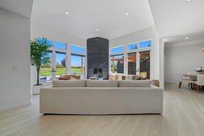 Smart TV, books, stereo