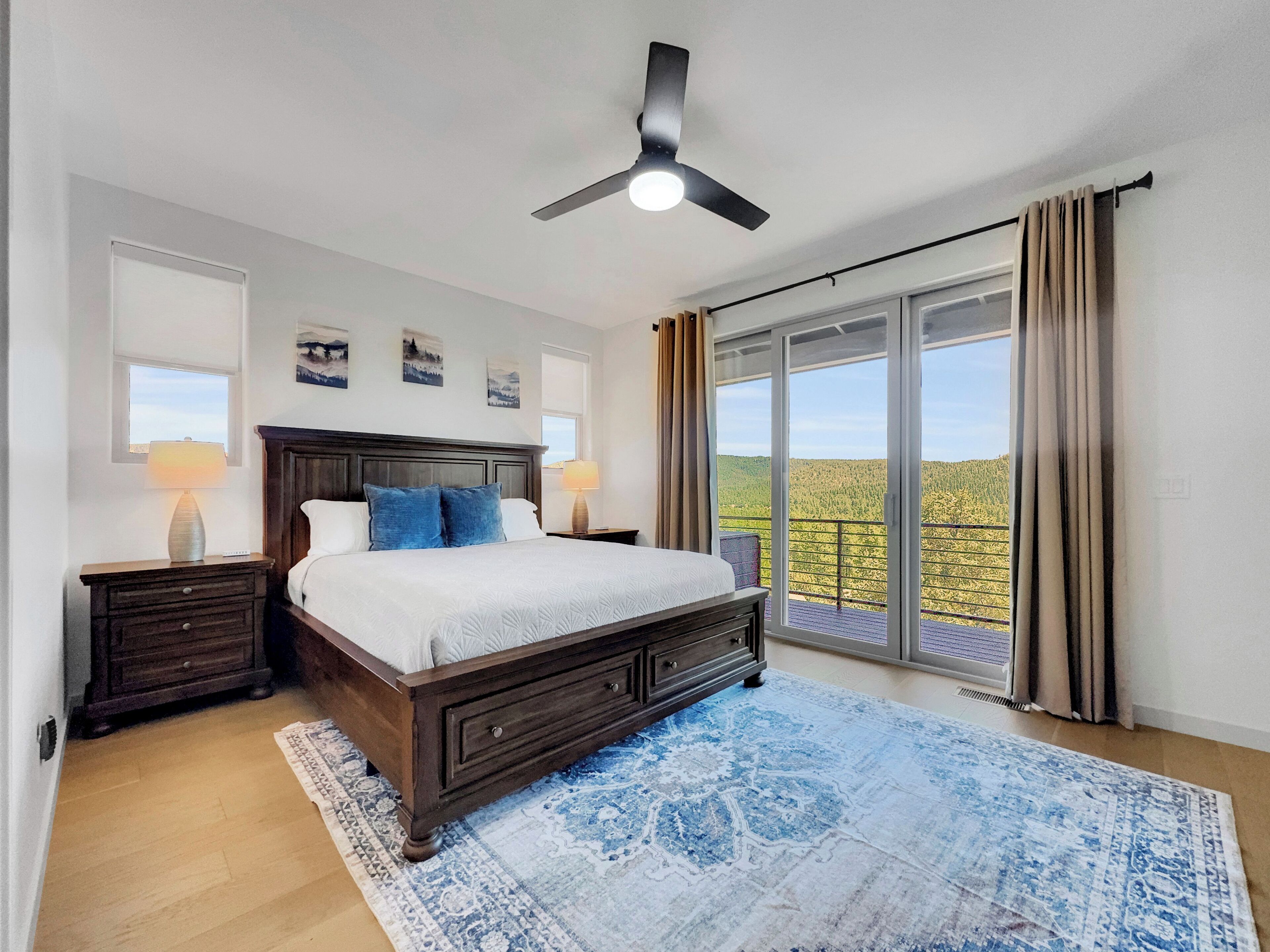 House, Multiple Beds, Hot Tub, Mountain View (Tomahawk Strawberry) | 3 bedrooms, bed sheets