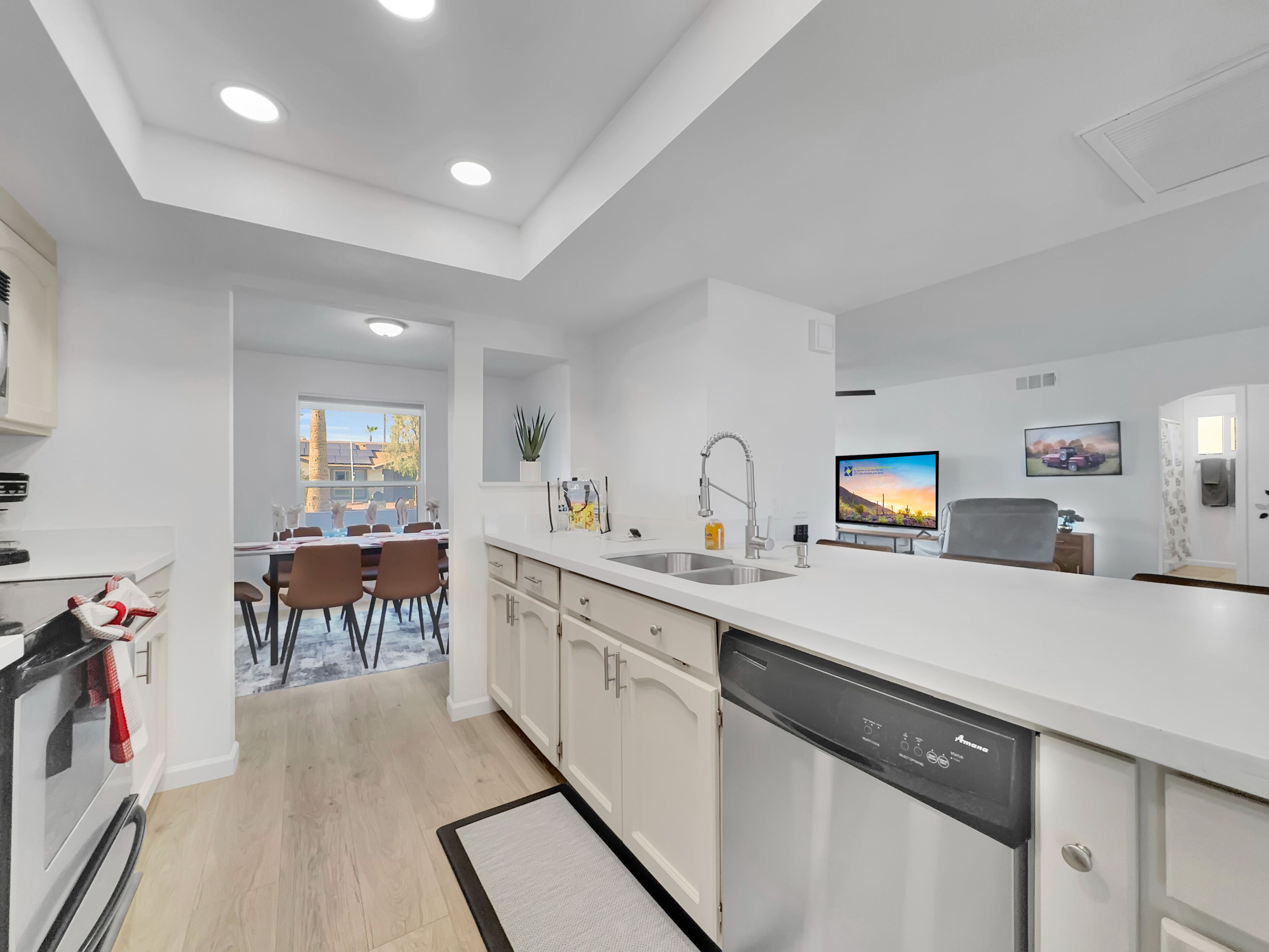 Maison, Plusieurs lits, patio, vue sur la piscine (Sharon Phoenix) | Cuisine privée