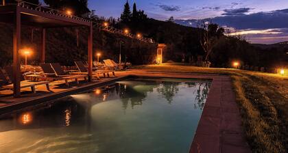 Villa Le Rondini, timeless stillness near the village