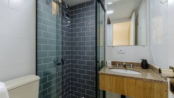 Basic Apartment | Bathroom | Shower