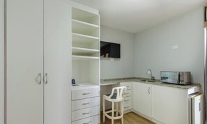Basic Apartment | Private kitchen