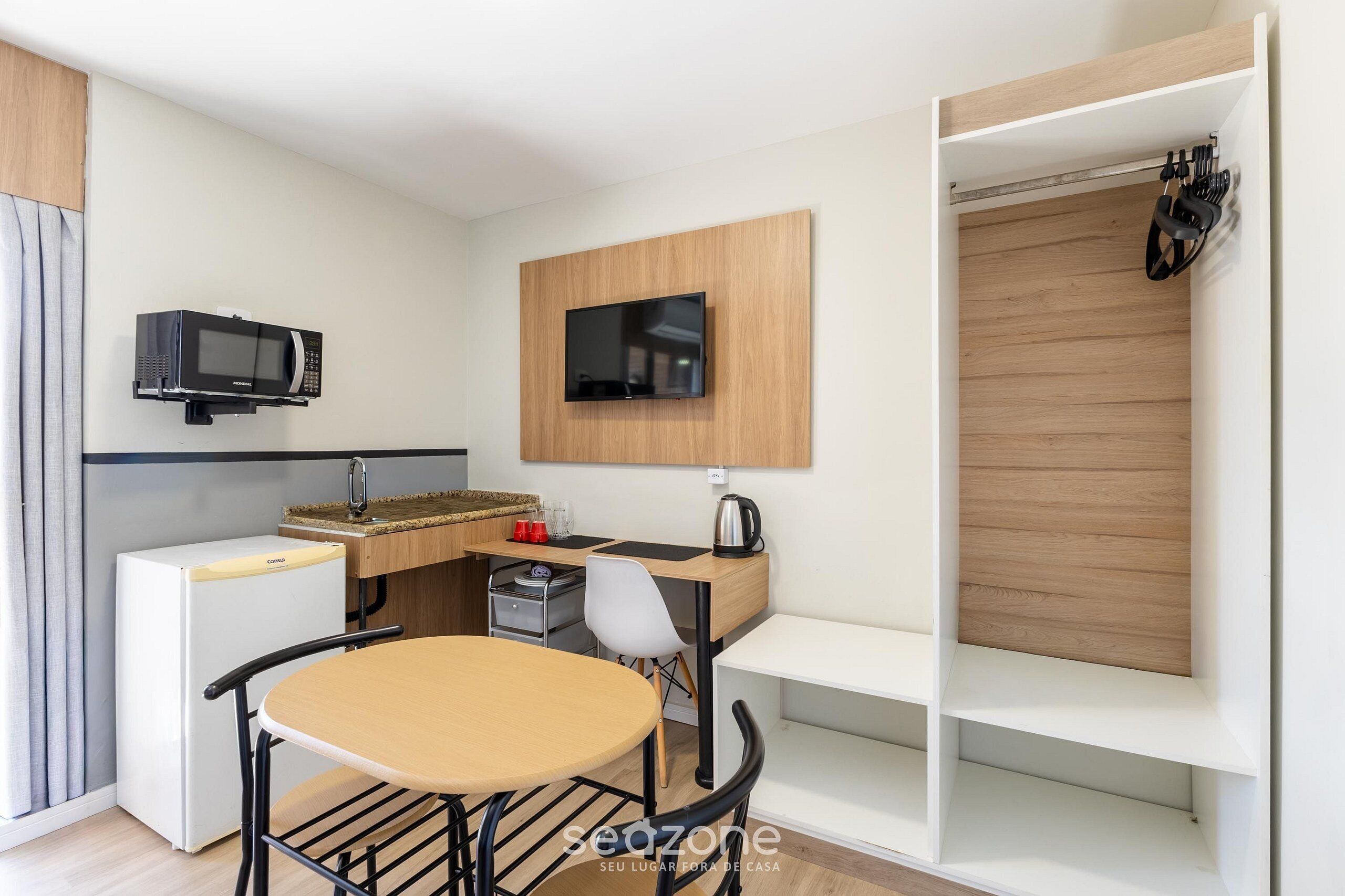 Apartment | Dining