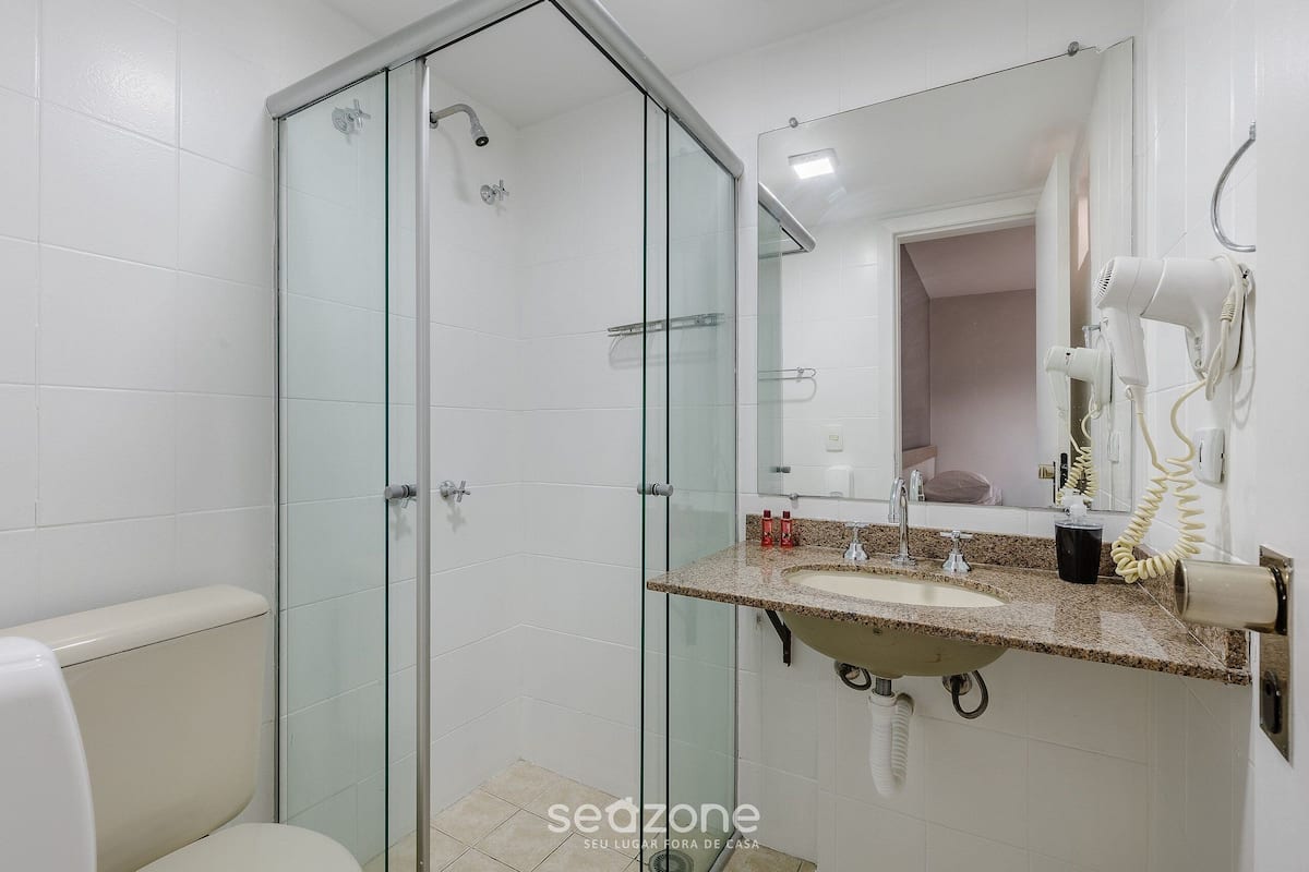 Basic Apartment | Bathroom | Shower