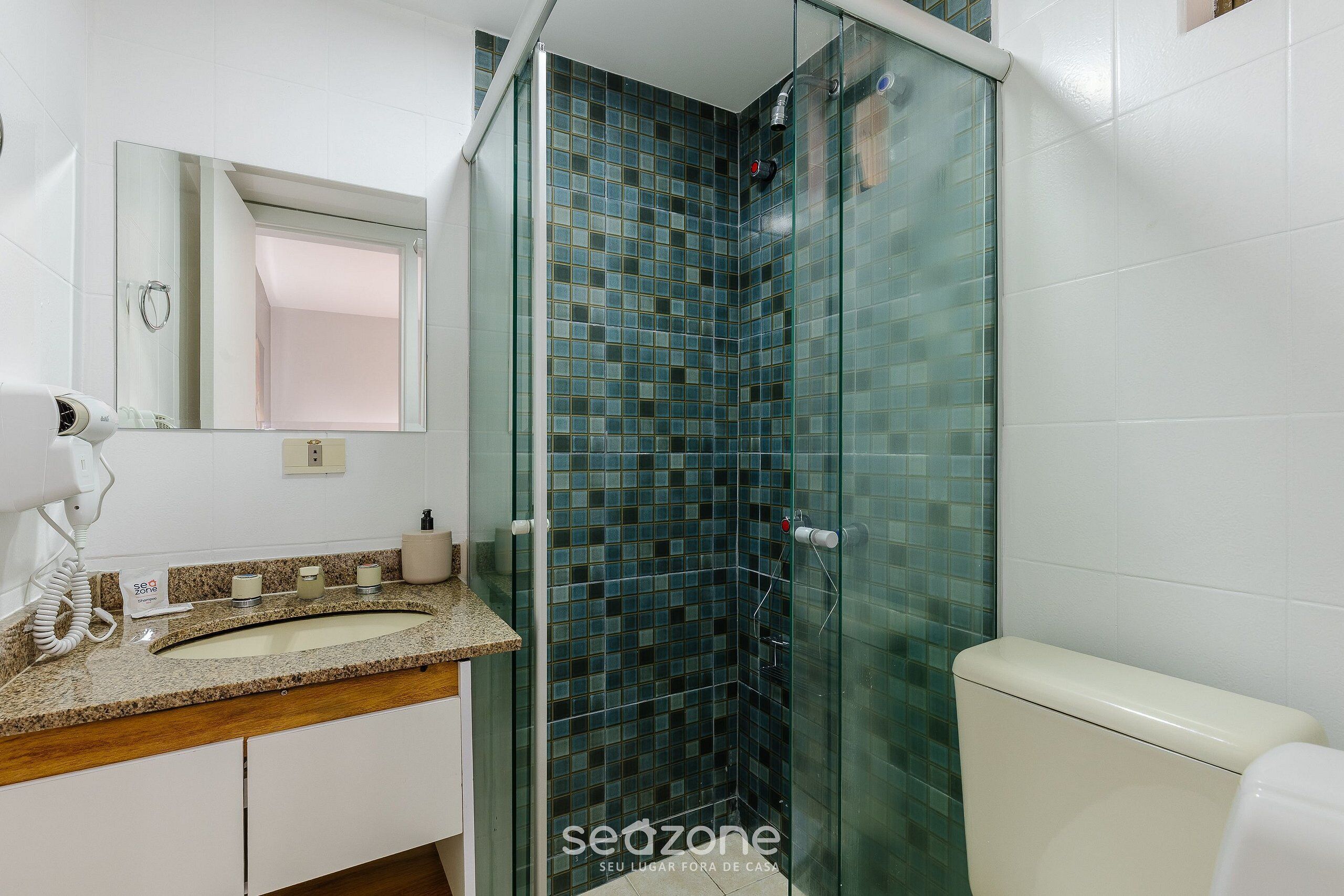 Basic Apartment | Bathroom | Shower