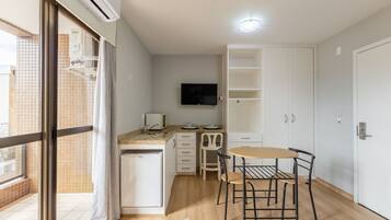 Eenvoudig appartement | Dineren