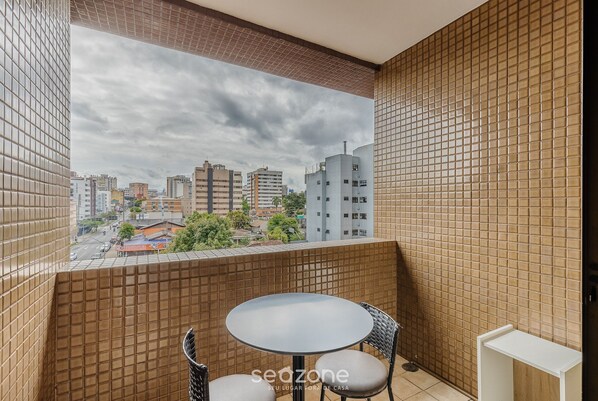 Apartamento básico | Opções para refeição ao ar livre