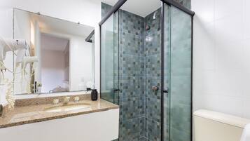 Basic Apartment | Bathroom | Shower