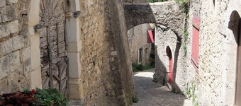 Pretty country gîte for 2-5 people, close to the Drôme and Ardèche mountains