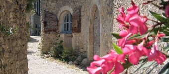 Pretty country gîte for 2-5 people, close to the Drôme and Ardèche mountains