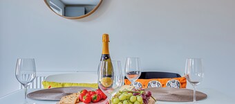 Pristine 3 Bedroom House in Prime Location - Sleeps up to 5 guests