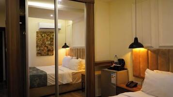 Cots/infant beds