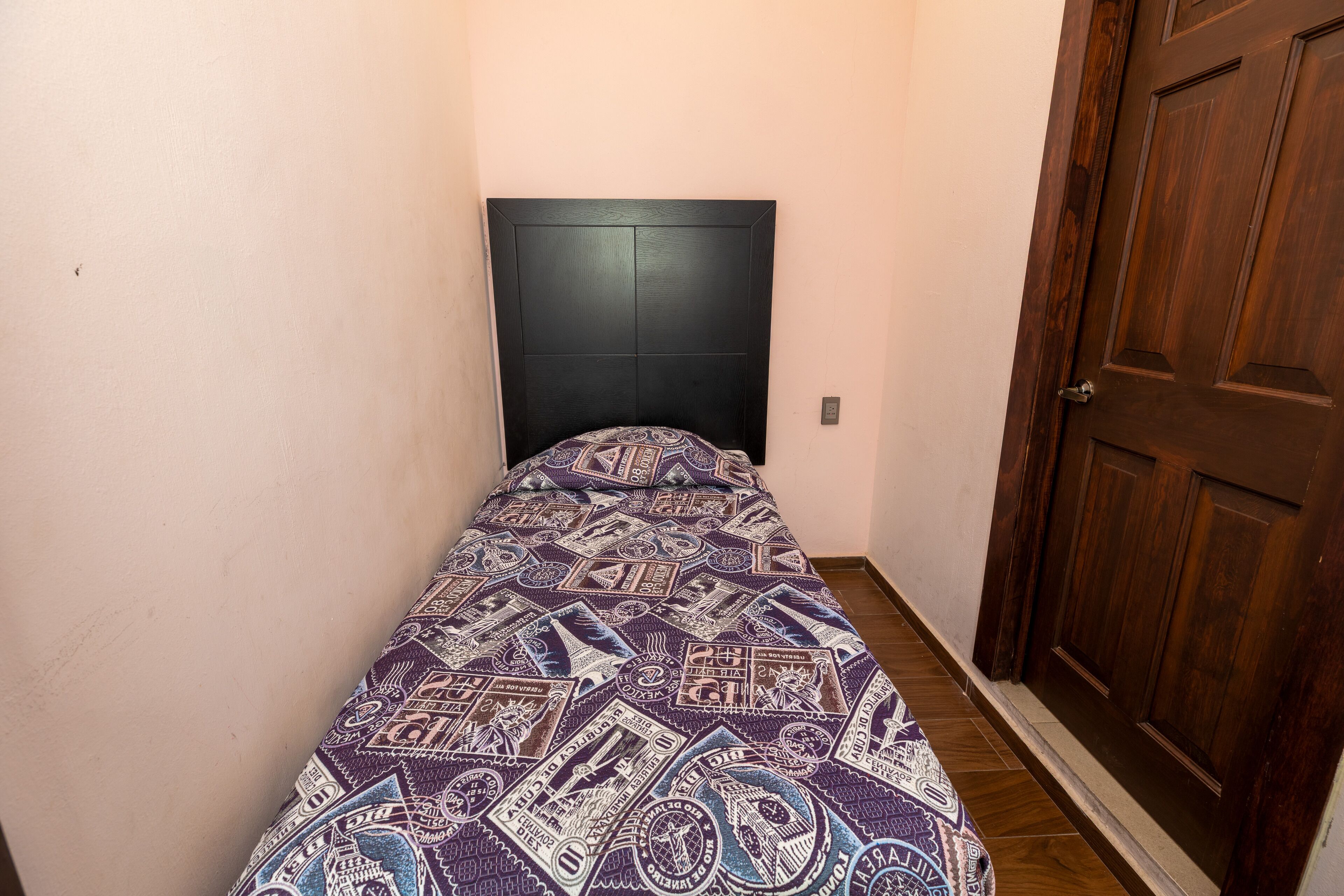 Basic Single Room | Free WiFi